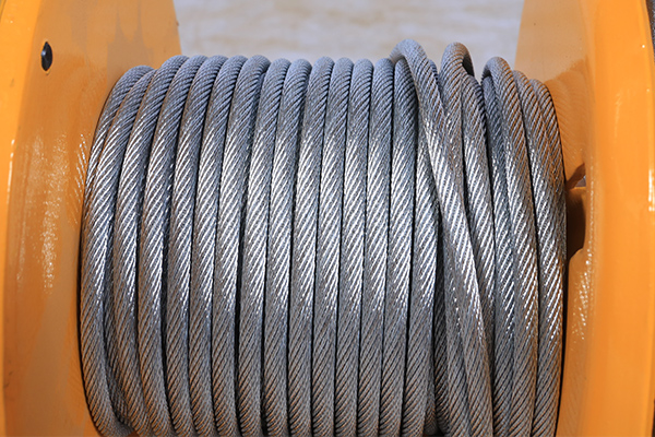 絞盤(pán)中的鋼絲繩
